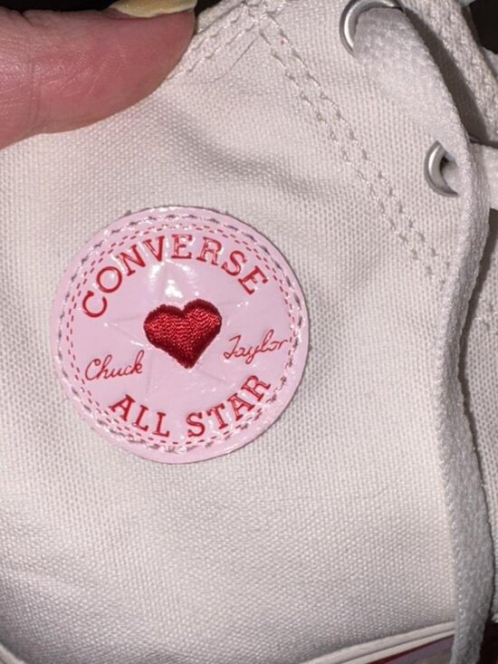 Converse - Picture 2 of 2